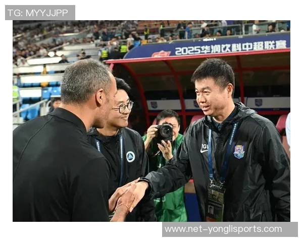 足球边裁的职责与挑战:如何在比赛中保持公正与专业