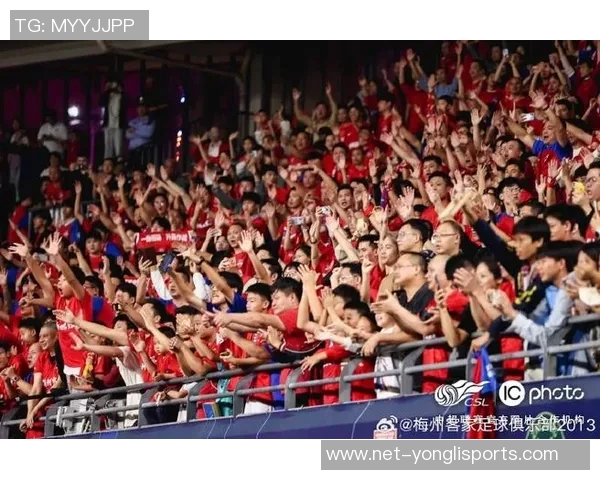 珠海足球比赛盛况空前球迷热情高涨助力球队争辉